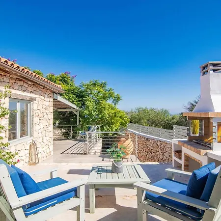 Villa Dassos By Skinária